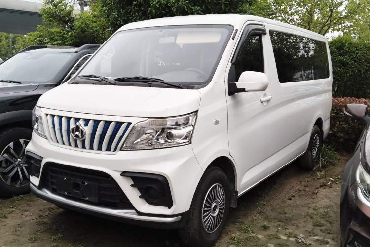 Used CHANGAN KAICHENG Ruixing EM80 2024 Comfort-Style 6-Seater 41.86 kWh