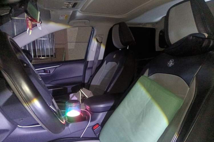 Used Toyota RAV4 2023 2.0L CVT Two-Wheel Drive Fashion Edition
