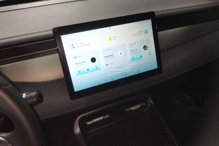 Used BYD Qin PLUS 2025 DM-i Smart Drive 55KM Leading Model Audio And AC Panel