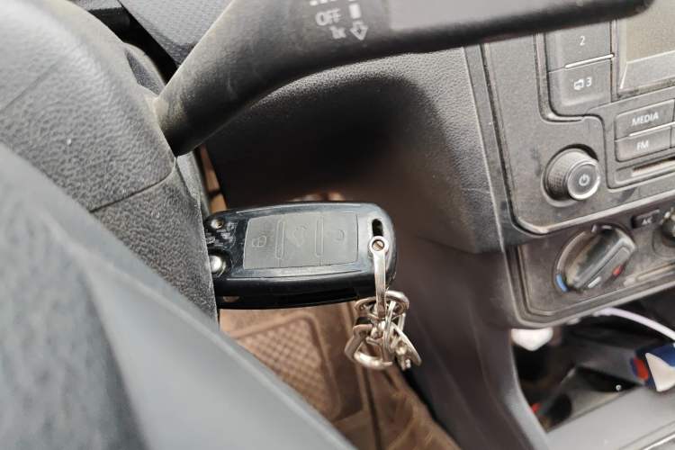 Used Volkswagen Jetta 2017 1.5L Manual Fashion Edition Vehicle Key