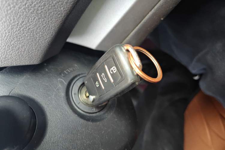 Used Honda CR-V 2012 2.0L two-wheel drive urban version
