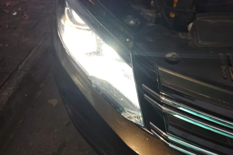 Used Volkswagen Tiguan 2016 300TSI Automatic Two-Wheel Drive Comfort Edition Right Front Headlight