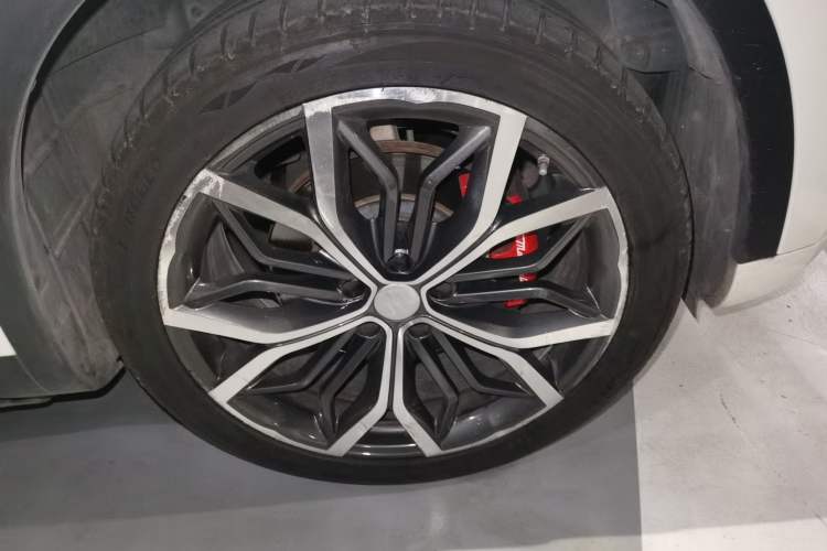 Used Maserati Levante 2016 3.0T Standard Edition Right Front Wheel Hub
