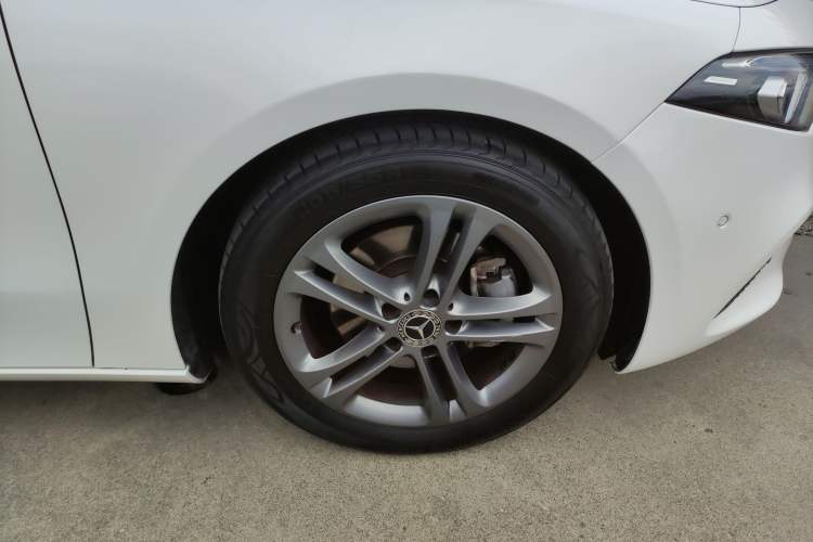 Used Mercedes-Benz A-Class 2019 A 200 Dynamic Edition Right Front Wheel Hub