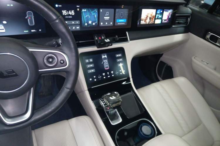 Used Li Auto ONE 2020 Extended-Range 6-Seater Version Audio And AC Panel
