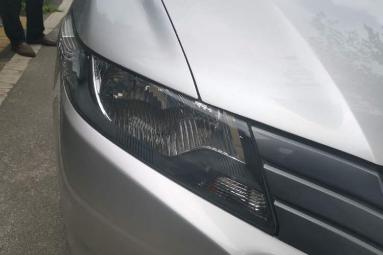 Used Honda City Classic 2011 1.5L Manual Elite Edition Right Front Headlight