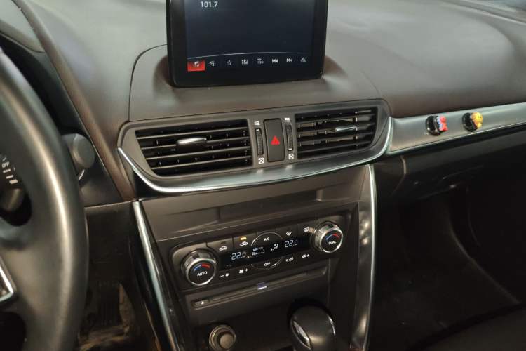 Used Mazda CX-4 2018 2.0L Automatic Two-Wheel Drive Blue Sky Luxury Edition Audio And AC Panel