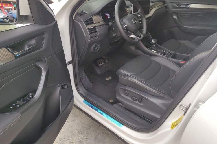 Used Skoda Kodiaq 2023 Facelifted TSI330 5-Seater Two-Wheel-Drive Luxury Edition
