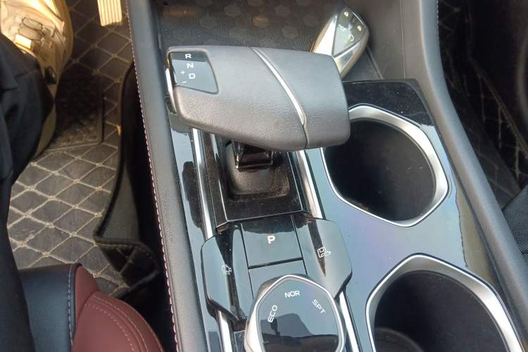 Used CHANGAN Eado 2022 PLUS Blue Whale NE 1.4T GDI DCT Prestige Edition Gear Lever