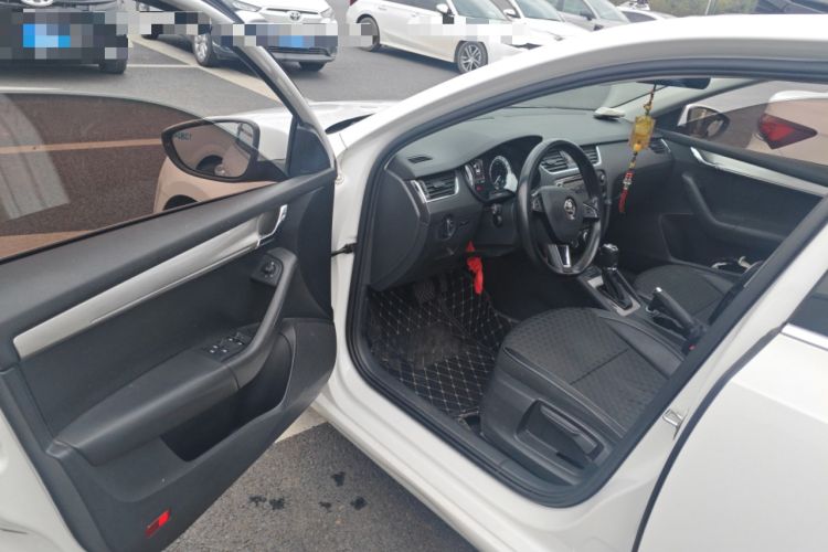 Used Skoda Octavia 2018 1.6L Automatic Luxury Edition