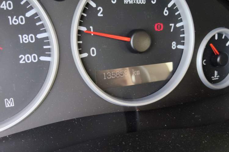 Used Buick GL8 2012 2.4L BASE Comfort Edition Odometer Close Up