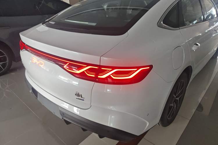 Used BYD Qin L 2025 DM-i Smart Drive 120KM Superior Model
