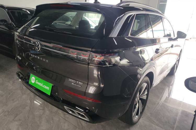 Used Volkswagen Tavendor 2024 380TSI All-Wheel-Drive R-Line Cruise Premium Edition Rear Right 45 Deg