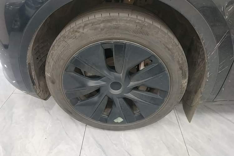 Used Tesla Model Y 2024 Rear-Wheel-Drive Version
