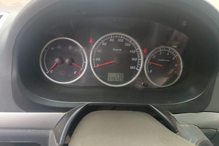 Used Foton Scenic 2014 2.0L Express Classic Short-Wheelbase Low-Roof 4Q20M
