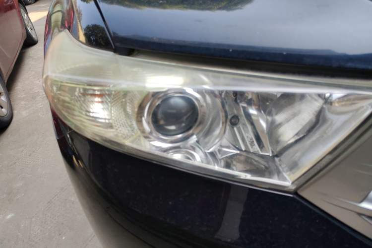 Used Toyota Highlander 2012 2.7L Two-Wheel Drive 7-Seater Luxury Edition
