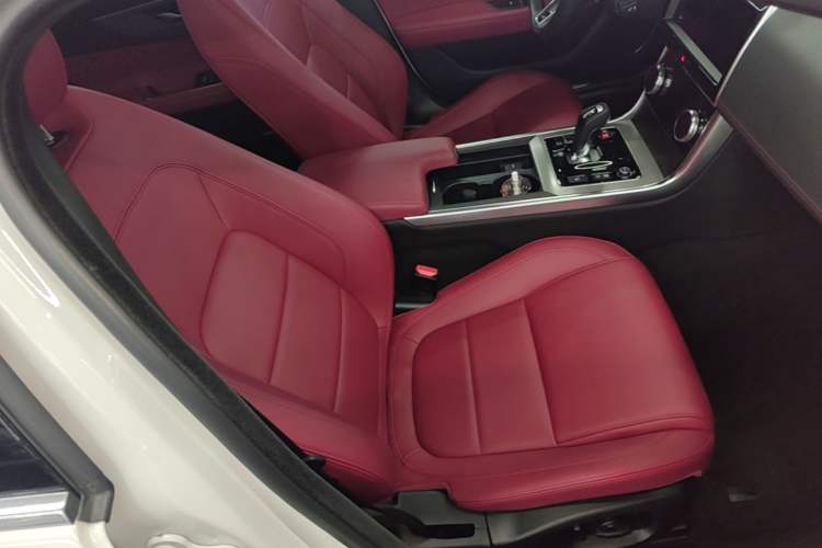 Used Jaguar XEL 2024 2.0T 250 PS R-DYNAMIC S Advanced Sport Edition
