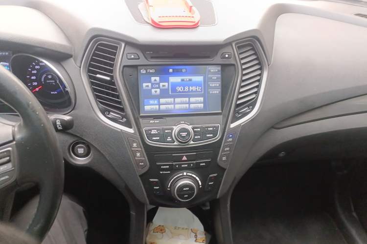 Used Hyundai Santa Fe 2013 Revised Version 2.0T Automatic All-Wheel Drive Top-Tier Trim
