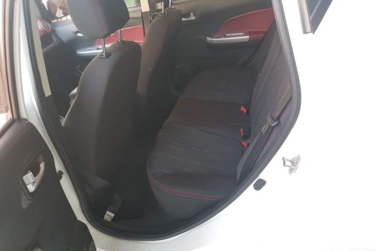 Used CHANGAN Benni 2015 1.4L Manual Luxury Model China V Standard
