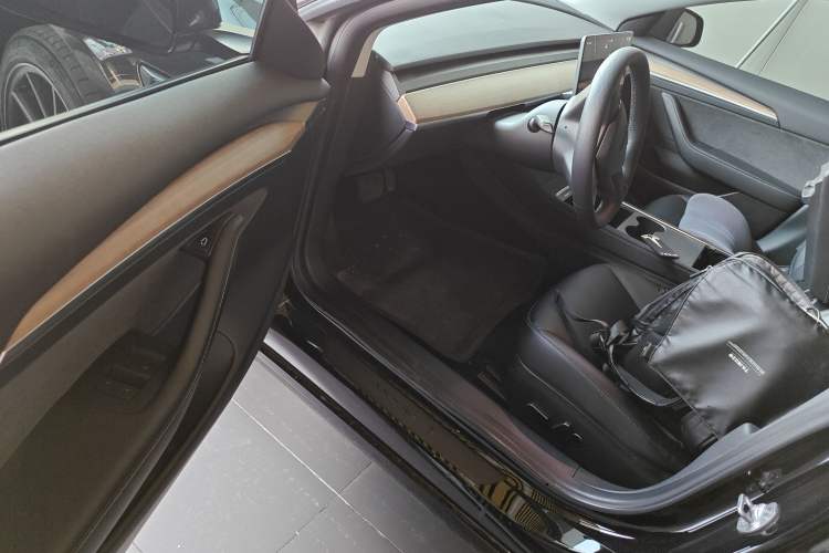 Used Tesla Model 3 2022 Rear-Wheel-Drive Version
