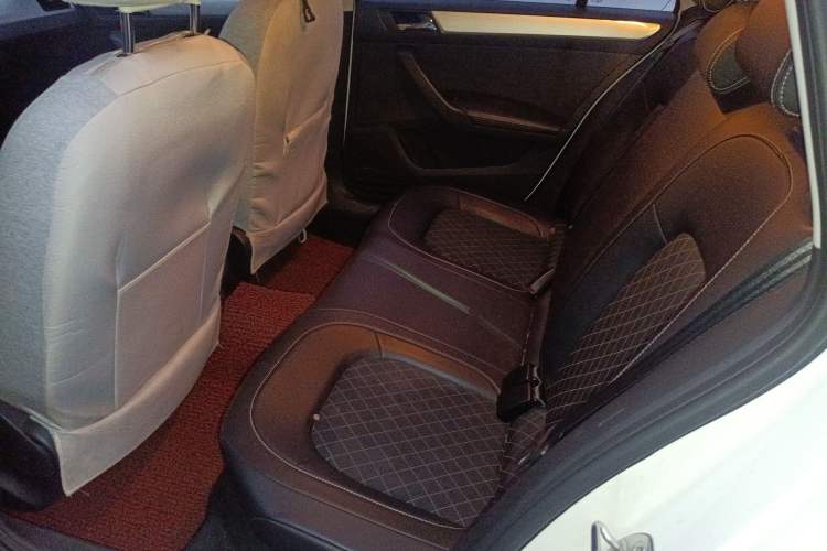 Used Skoda Rapid Spaceback 2018 1.6L Automatic Comfort Edition
