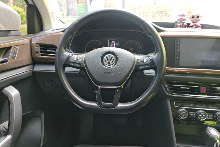 Used Volkswagen Tharu 2020 280TSI Two-Wheel Drive Comfort Edition China VI Standard
