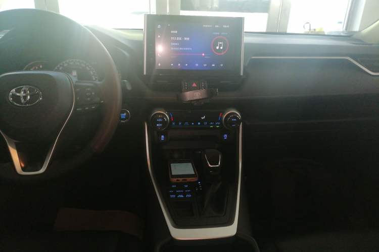 Used Toyota RAV4 2021 2.0L CVT 4x4 Trend Edition
