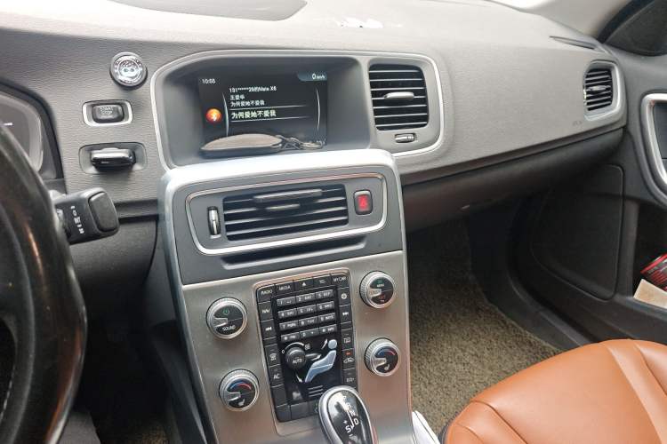 Used Volvo S60 2016 S60L T4 Zhiyuan Edition Audio And AC Panel