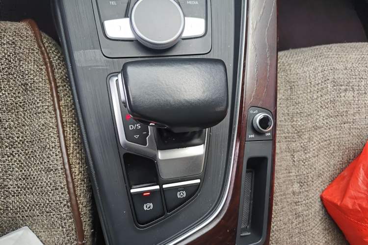 Used Audi A4L 2018 30th Anniversary Edition 40 TFSI Fashion Model