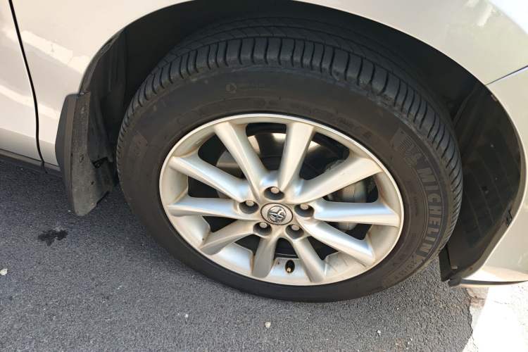 Used Toyota Previa 2012 3.5L 7-Seater Luxury Version Right Front Wheel Hub