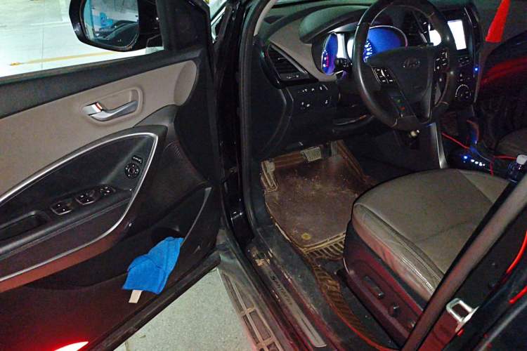 Used Hyundai Grand SantaFe 2013 3.0L 7-Seater Four-Wheel-Drive Comfort Edition Driver Seat