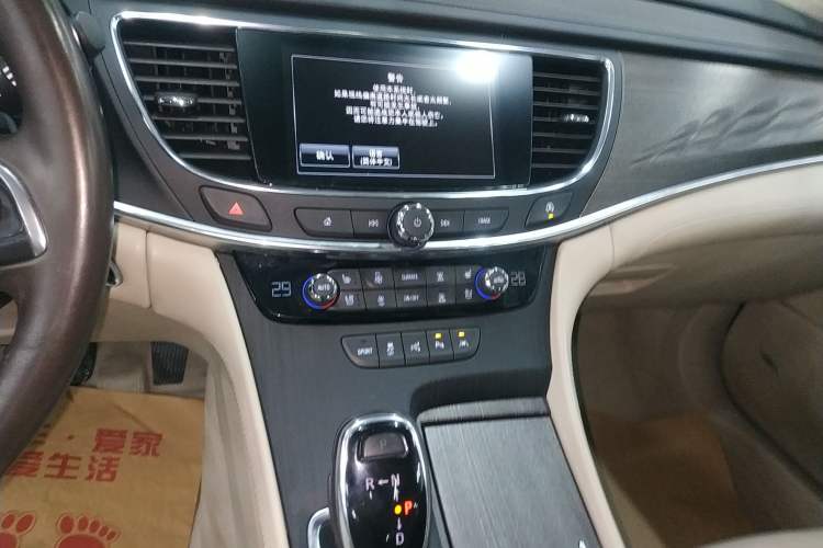 Used Buick LaCrosse 2018 28T Avenir
