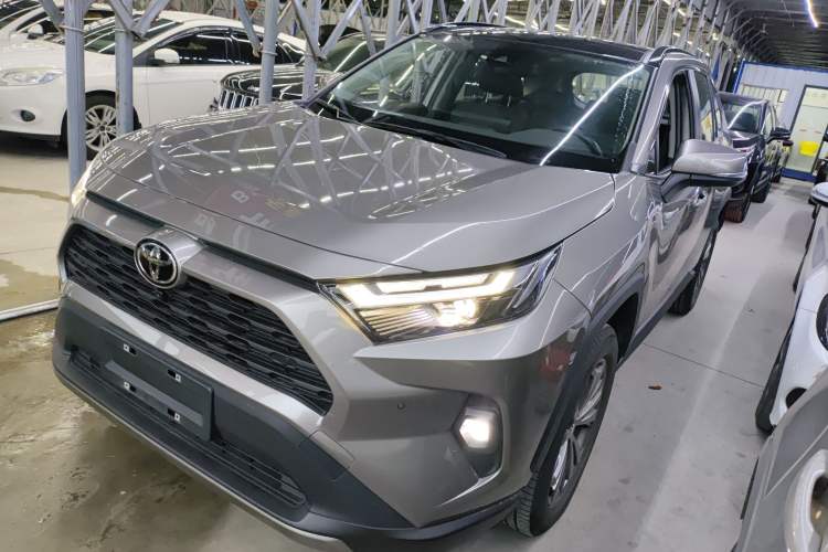 Used Toyota RAV4 2023 2.0L CVT Two-Wheel Drive Fashion Plus Edition
