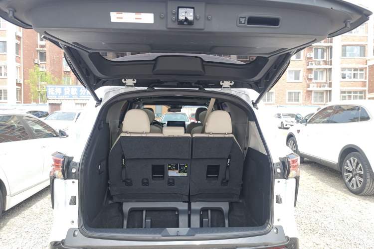 Used Toyota SIENNA 2021 2.5L Hybrid Ultimate Edition Trunk