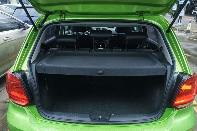 Used Volkswagen Polo 2014 1.6L Automatic Luxury Edition Trunk