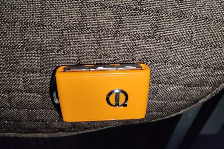 Used Volvo S60 New Energy 2024 T8 All-Wheel Drive Long-Range Zhiyi Luxury Edition
