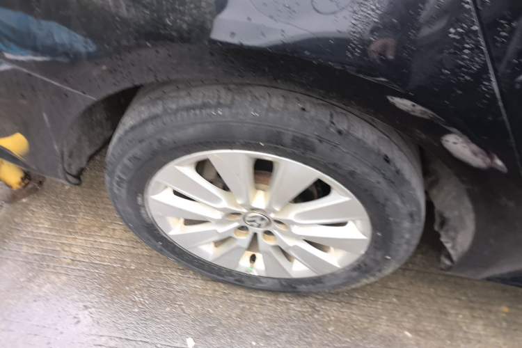 Used Volkswagen Lavida 2013 Restyled Classic 1.6L Manual Comfort Edition Right Rear Wheel Hub