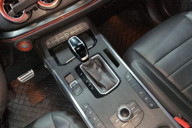 Used Wey VV5 2017 2.0T Ultra-Luxury Version
