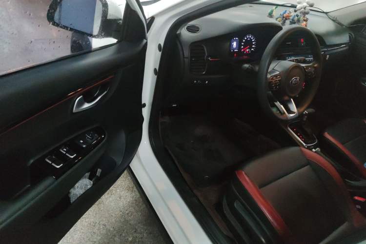 Used Kia KX Cross 2017 1.4L AT GLS
