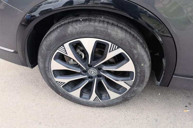 Used CHANGAN CS75 PLUS 2025 4th Generation UItra 2.0T New Blue Whale Smart Intelligent Powertrain Version
