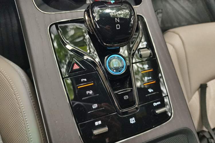 Used BYD Han 2025 EV Intelligent Driving Edition 701KM LiDAR Flagship Model