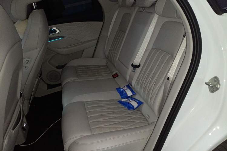 Used NETA L 2024 Extended-Range 310 Flash-Charge Red Edition