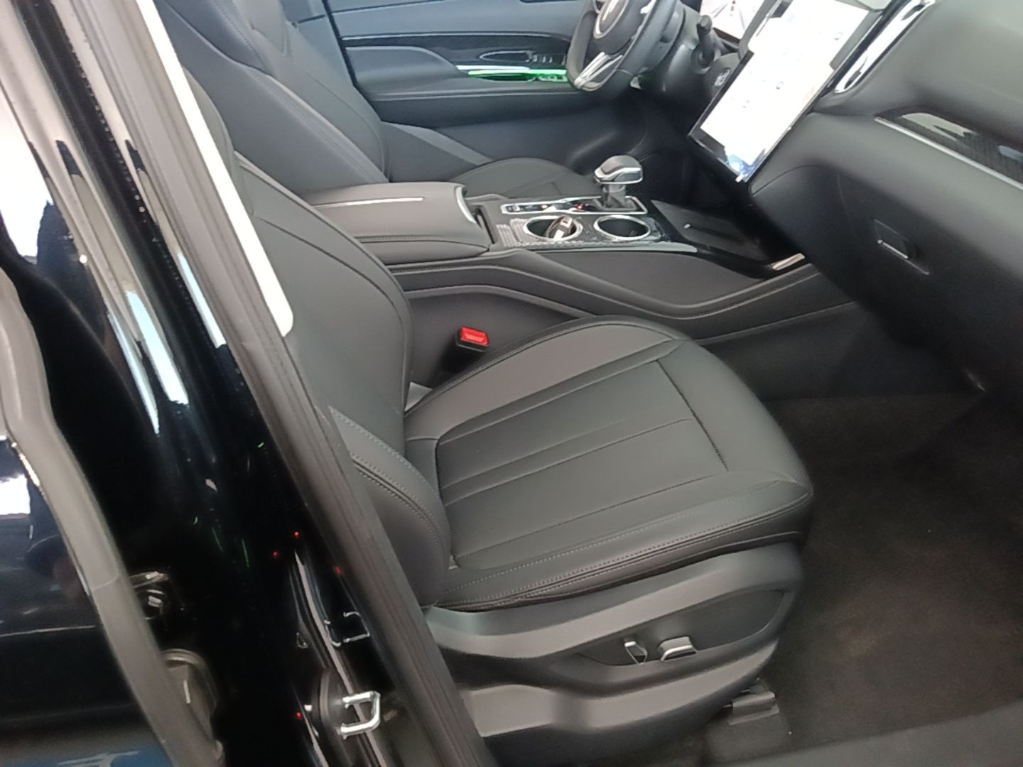 Hongqi HS3 PHEV 2024 PHEV 115km Jingwei Edition — снимка 19