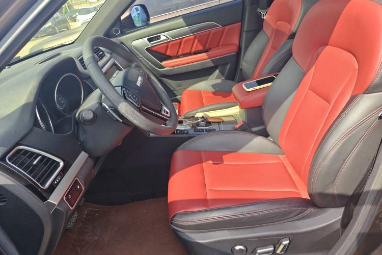 Used Haval H6 Coupe 2017 Red Label 2.0T Automatic Two-Wheel Drive Prestige Model
