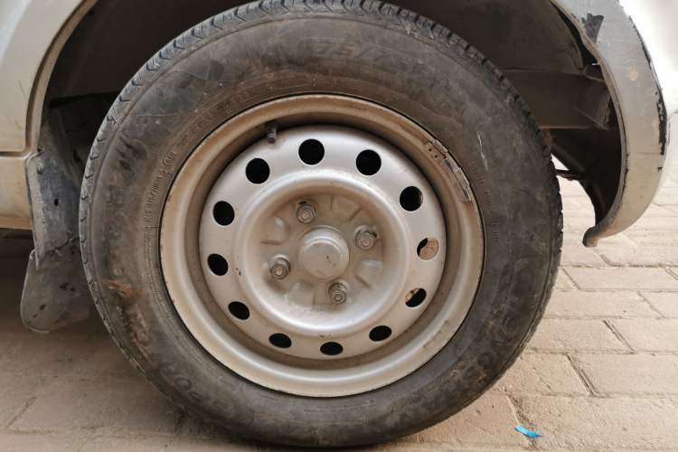 Used Wuling Rongguang 2011 1.2L Base Version
