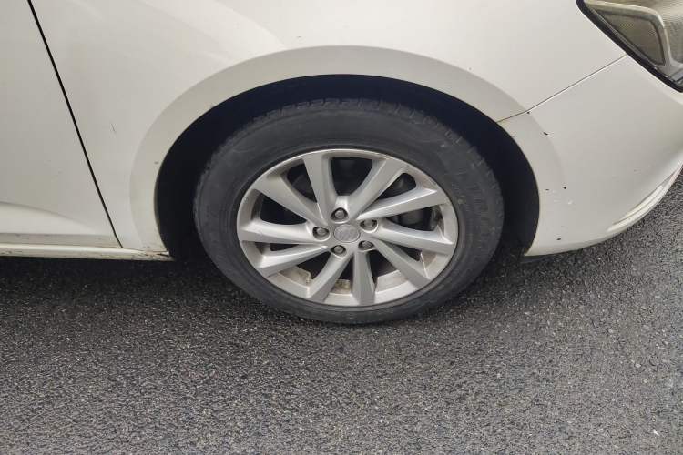 Used Buick Verano 2017 Sedan 15S Automatic Entry Model Right Front Wheel Hub