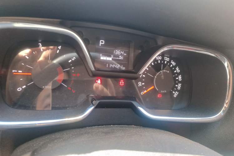 Used Citroen C4 Sega 2016 1.2THP Automatic Luxury Model Odometer Close Up