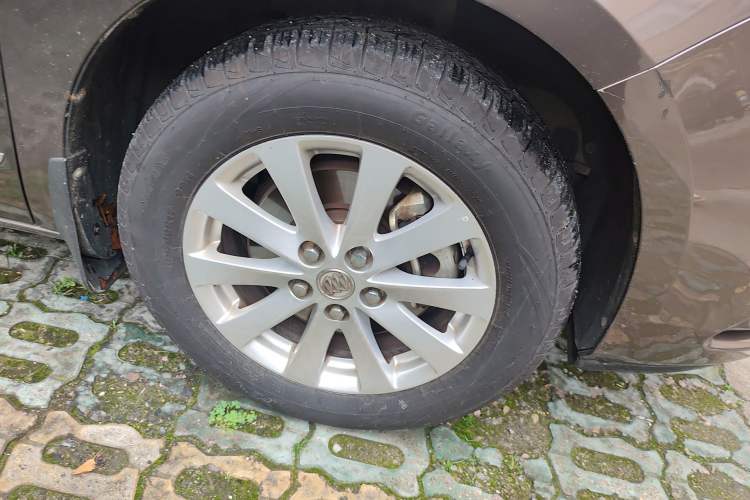 Used Buick GL8 2017 25S Comfort Version China V Standard Right Front Wheel Hub