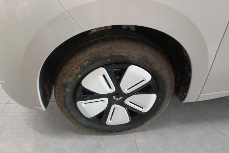 Used Wuling Hongguang MINIEV 2025 Four-Door Version Advanced Edition
