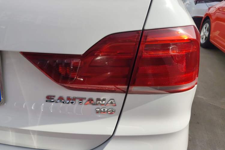 Used Volkswagen Santana 2016 1.6L Manual Fashion Edition
